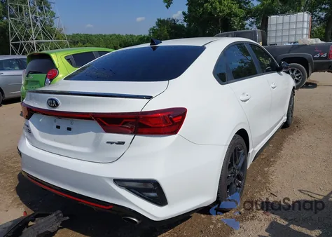 2021 Kia Forte Gt-Line z USA, uszkodzony, nr VIN 3KPF34AD6ME367363